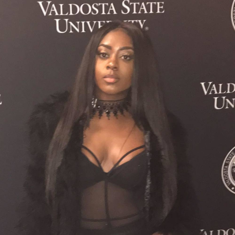 Meet your Posher, Prisca